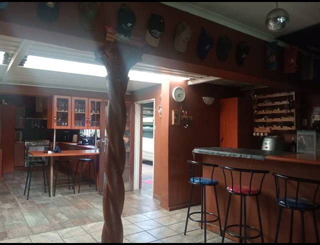 5 BEDROOM HOUSE FOR SALE IN BIRCHLEIGH